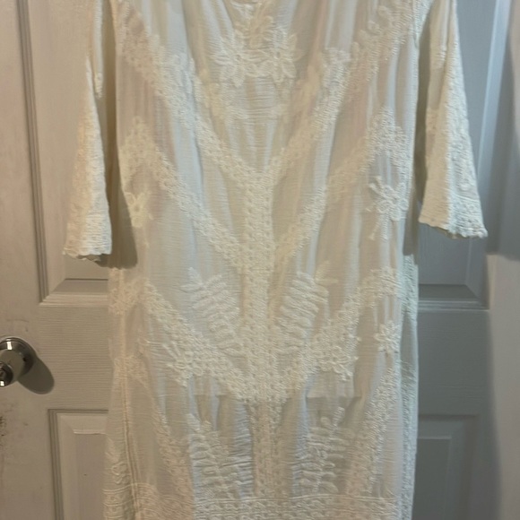 Elegant Cream Lace Women's Tunic - Picture 6 of 9